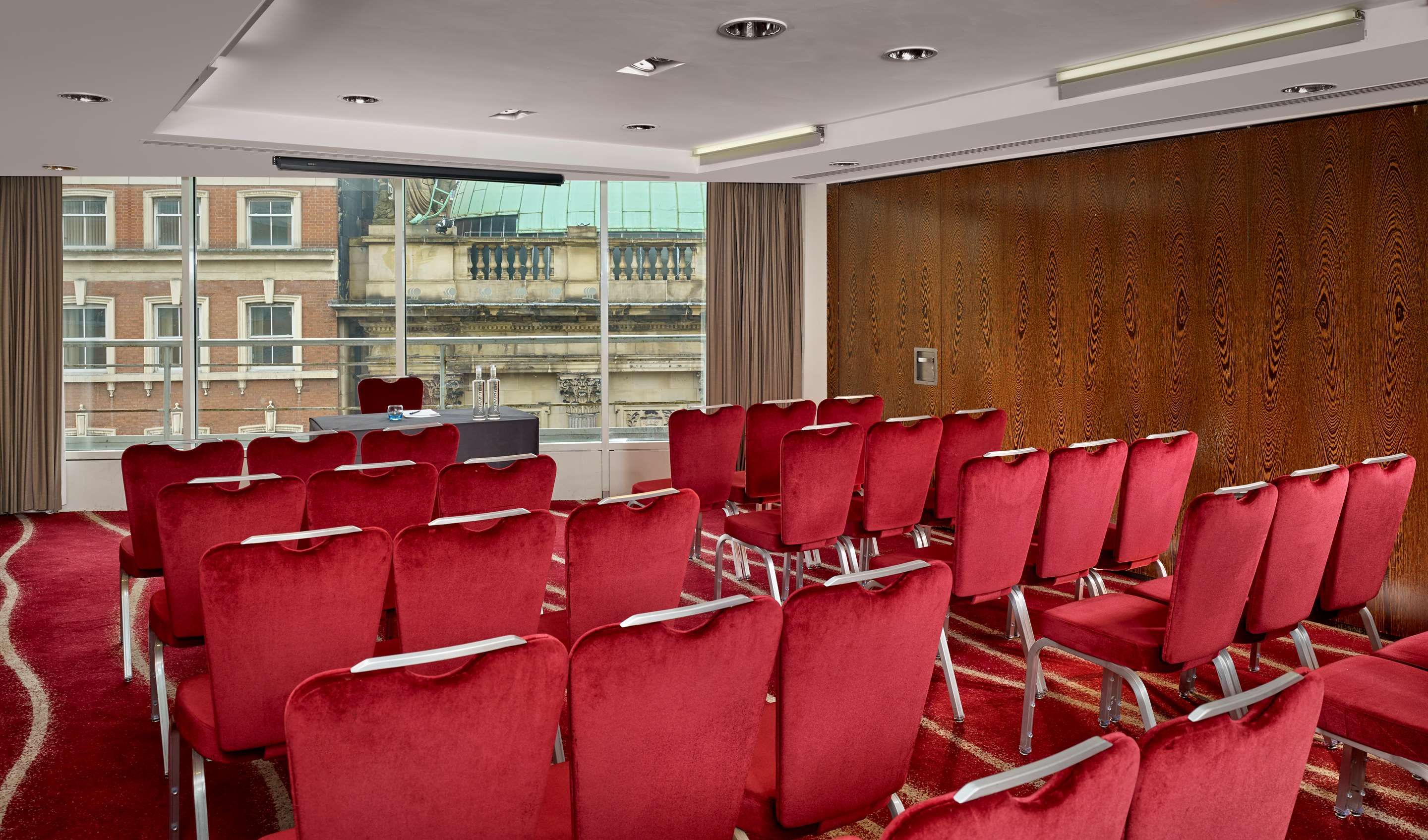 غرفة الاجتماعات