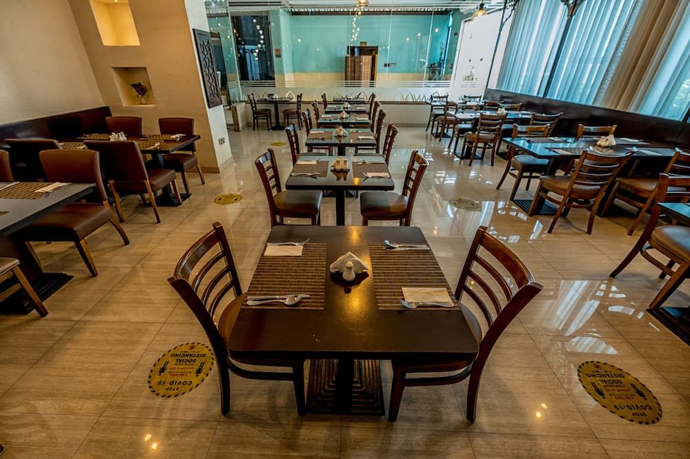 مطعم