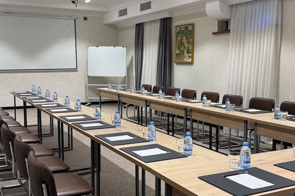 غرفة الاجتماعات