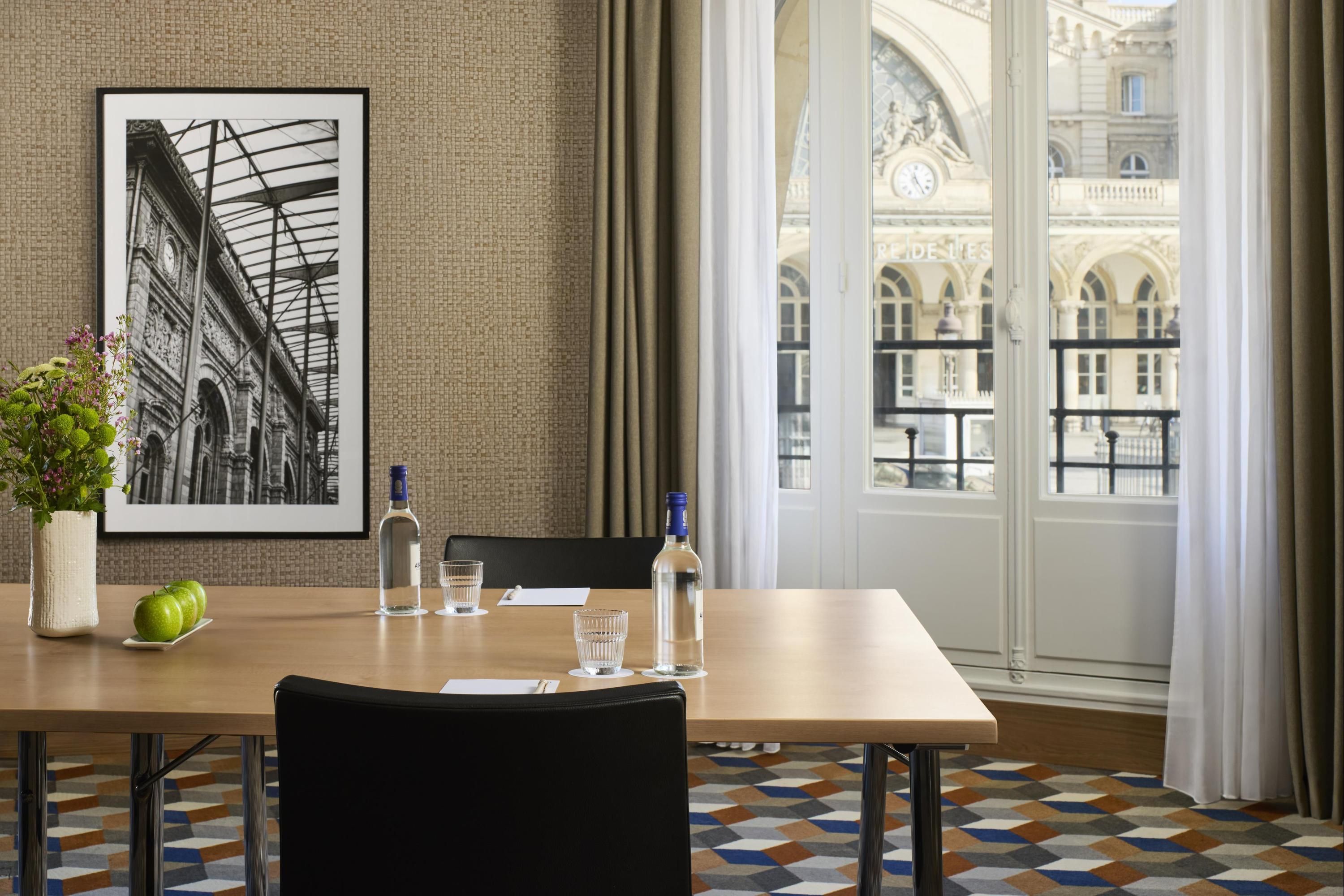 غرفة الاجتماعات