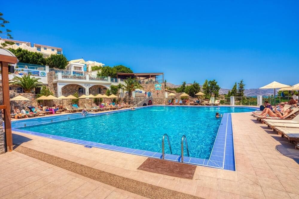 حوض السباحة صورة