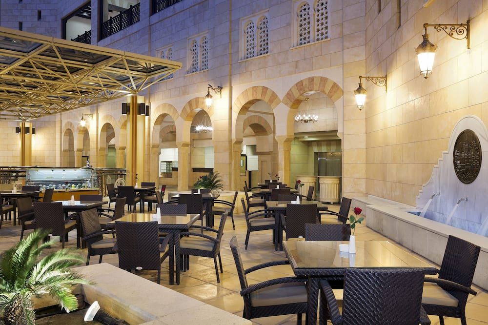 مطعم