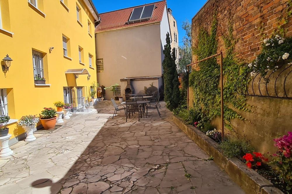 شرفة مرصوفة