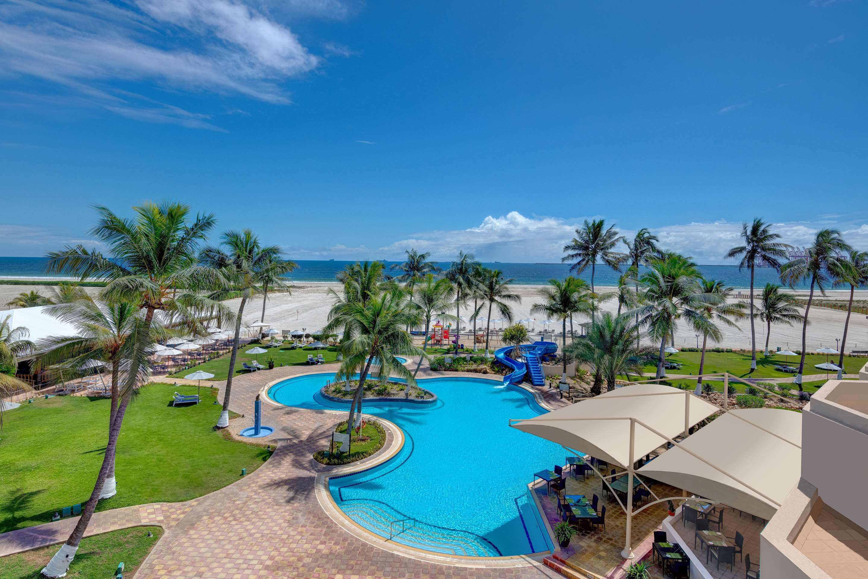 حوض السباحة صورة