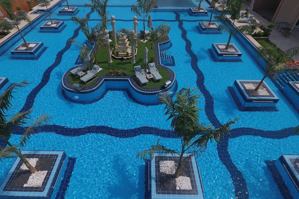 حوض السباحة صورة