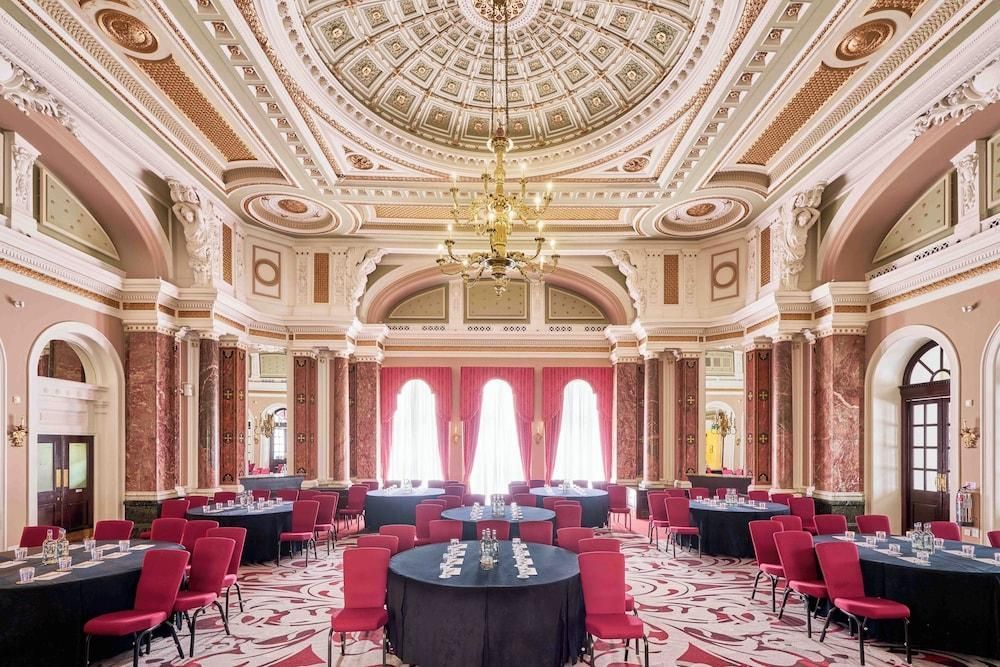 قاعة الولائم