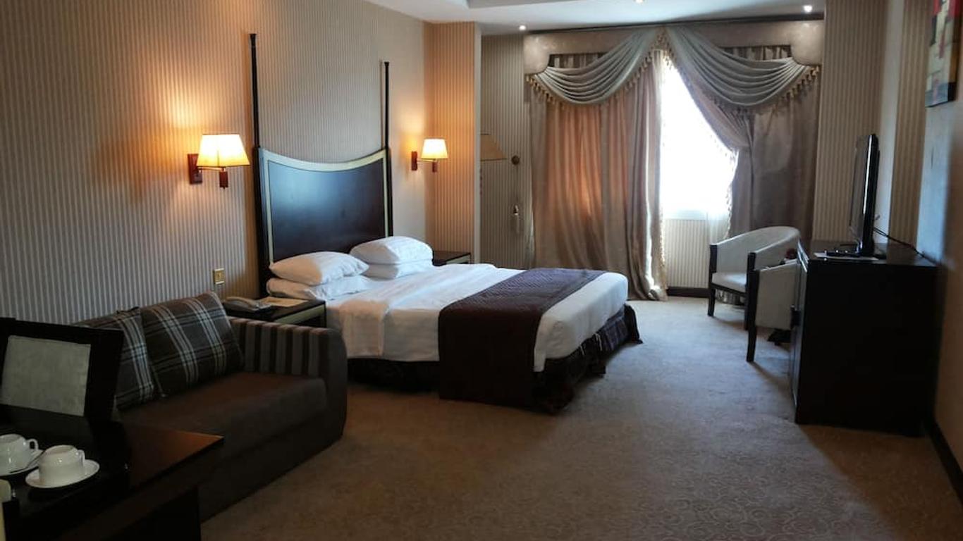 فندق توريست الدوحة