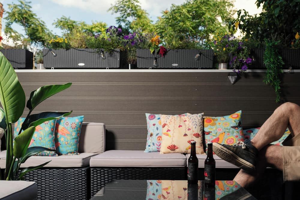 شرفة مرصوفة صورة