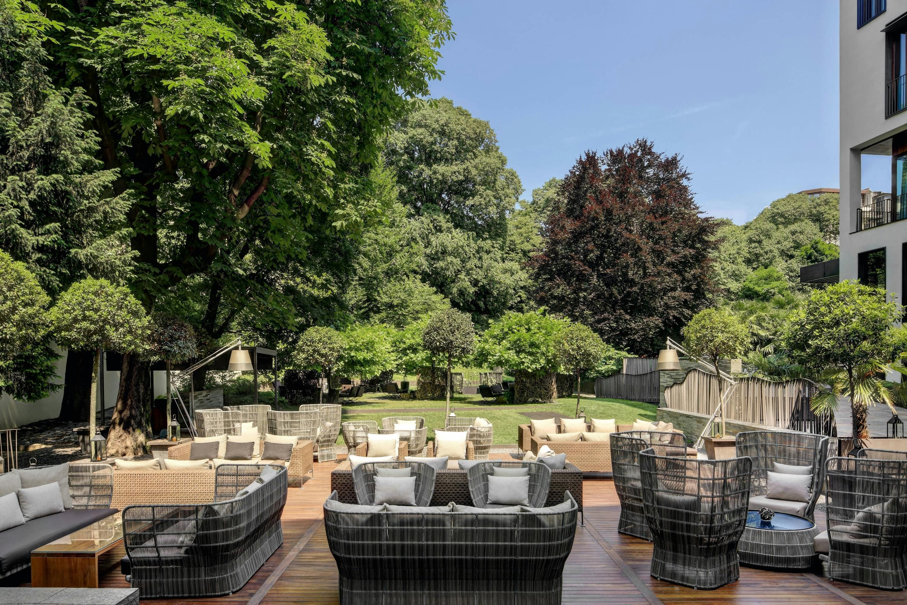 شرفة مرصوفة