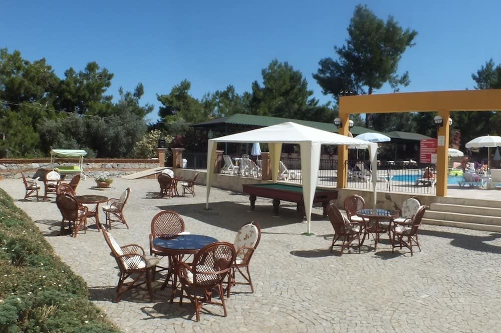 شرفة مرصوفة