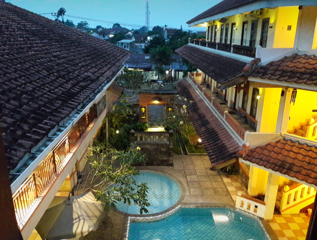 حوض السباحة صورة