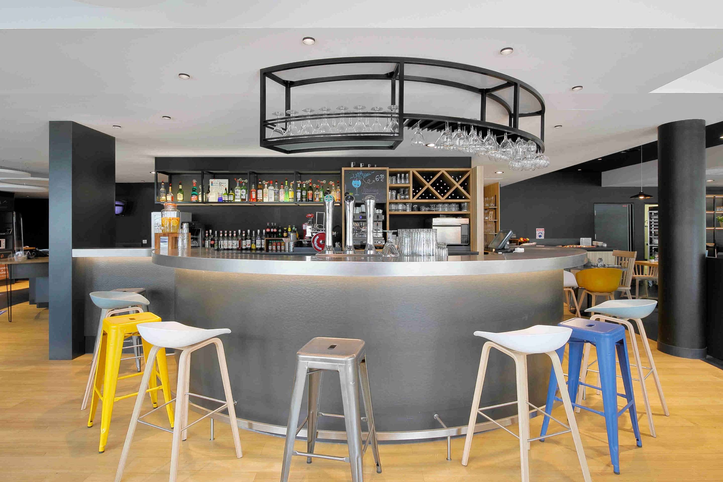 كامبانيل رويزي أيروبورت سي دي جي لو مسنيل أميلوت، لومسنيلأميلو