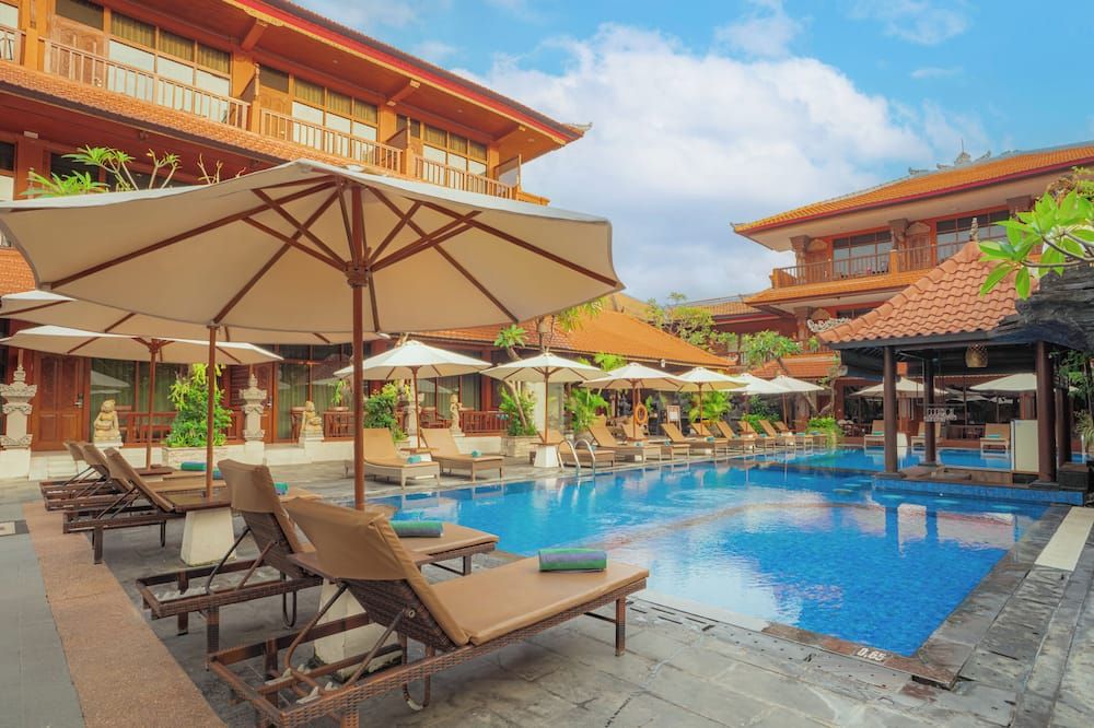 حوض السباحة صورة