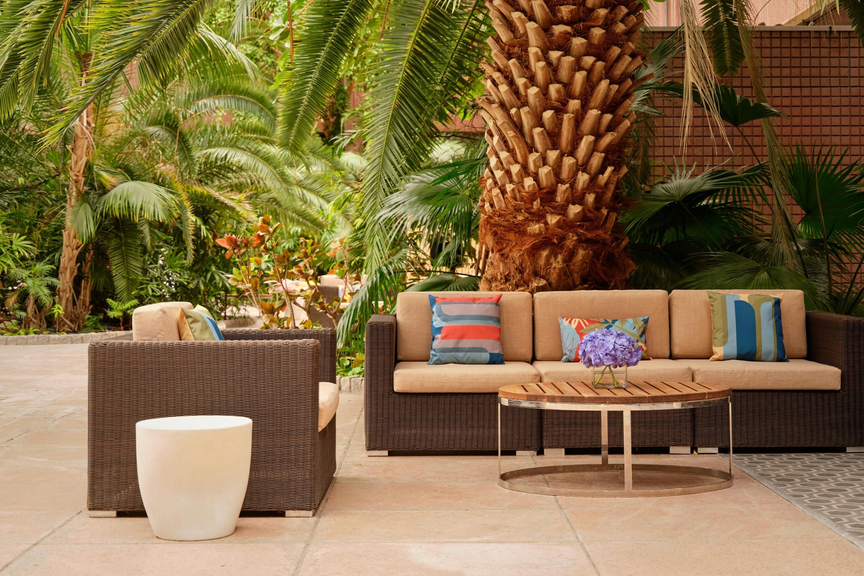 شرفة مرصوفة