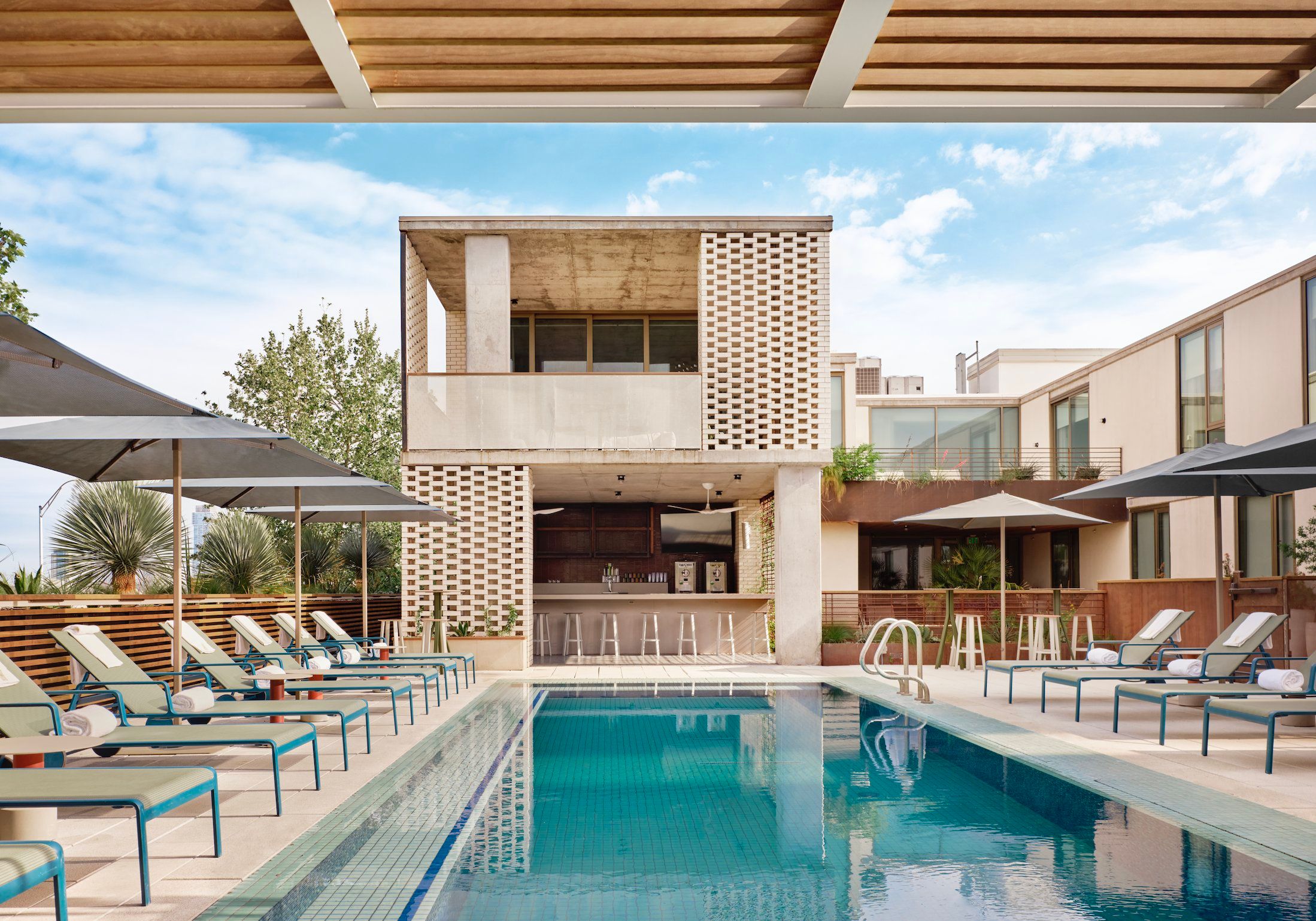 حوض السباحة صورة