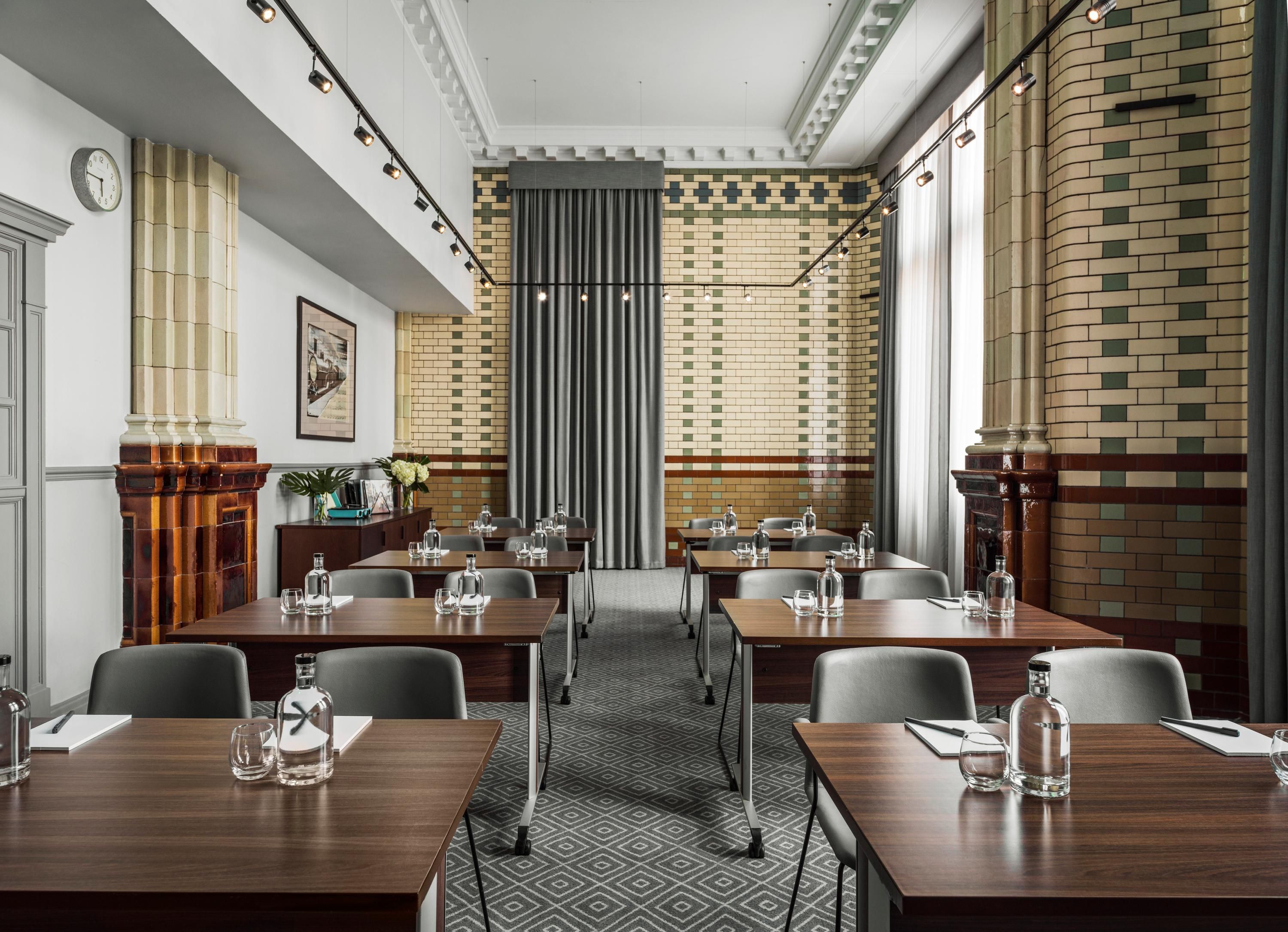 غرفة الاجتماعات