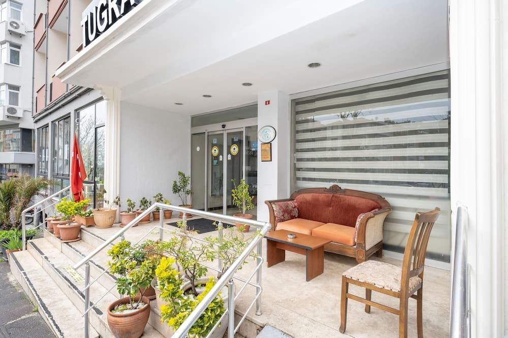 شرفة مرصوفة صورة