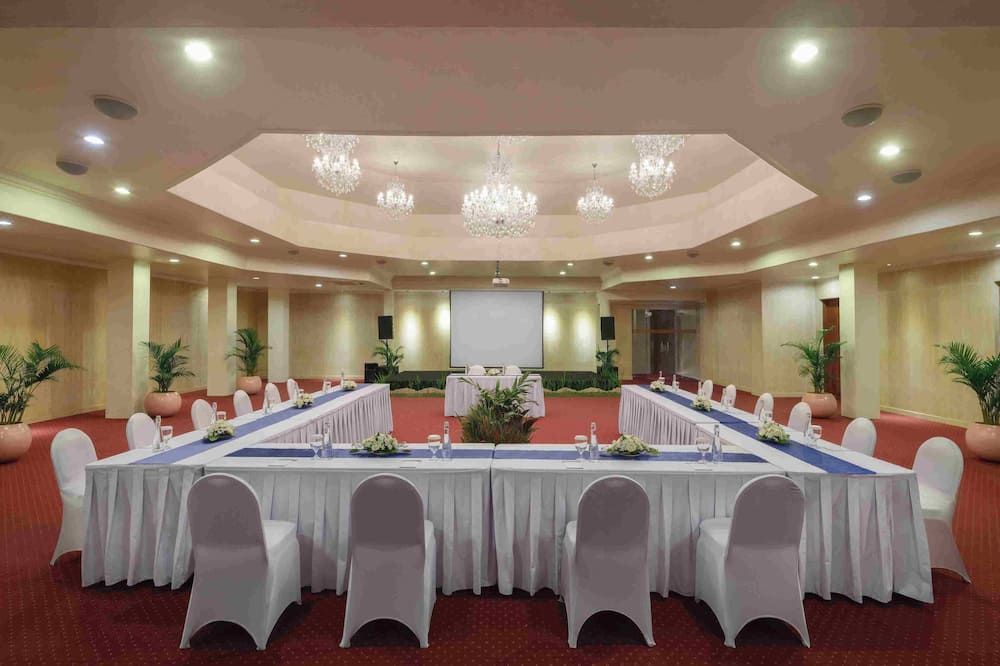 غرفة الاجتماعات