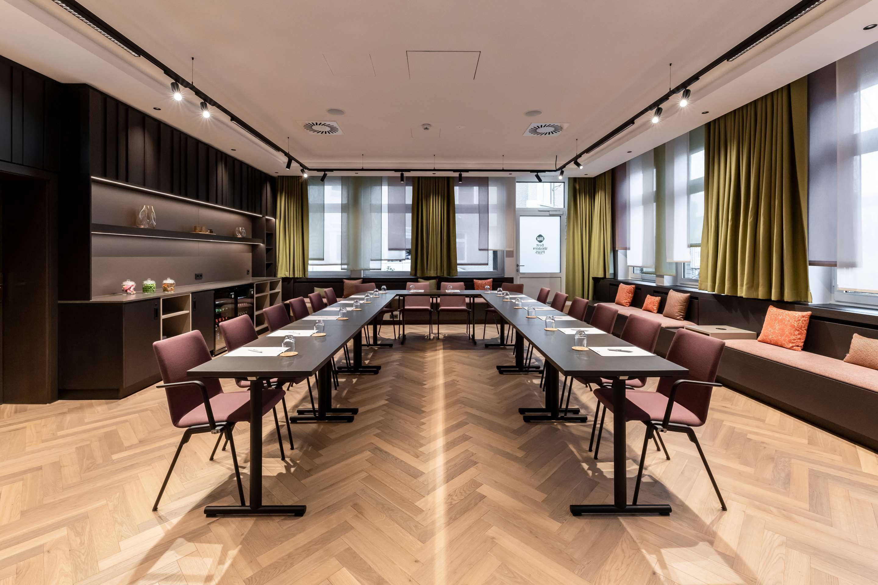 غرفة الاجتماعات