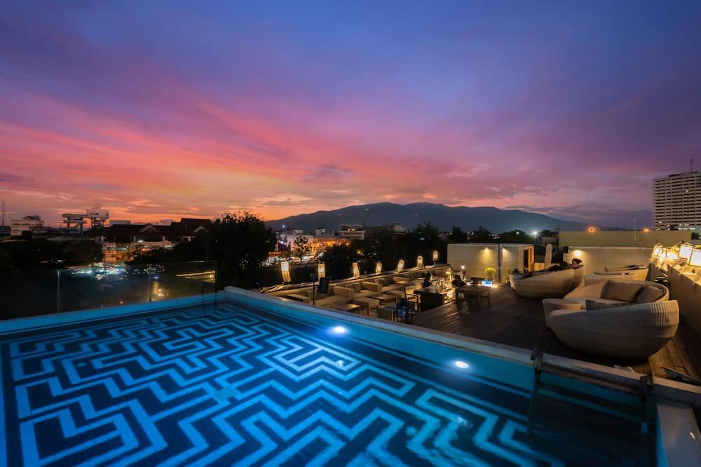 حوض السباحة صورة