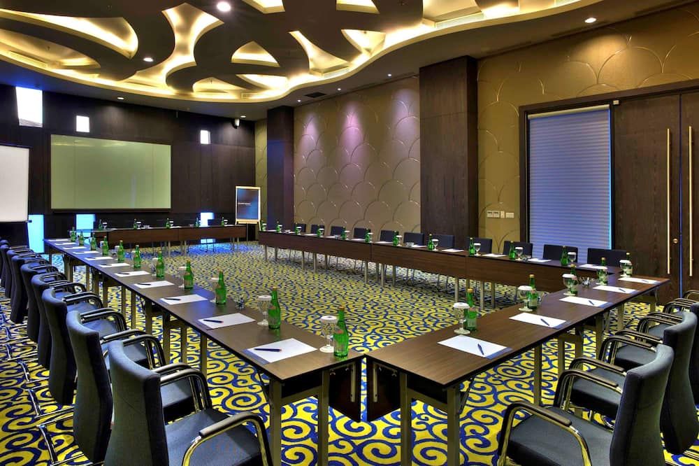 غرفة الاجتماعات