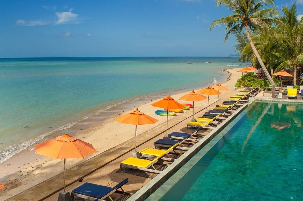 حوض السباحة