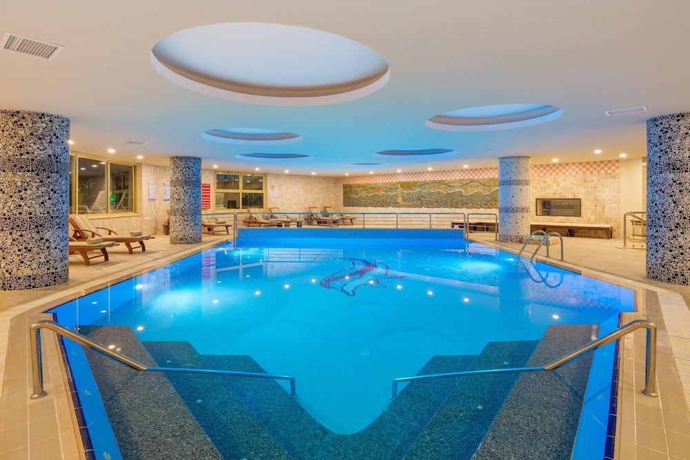 حوض السباحة صورة