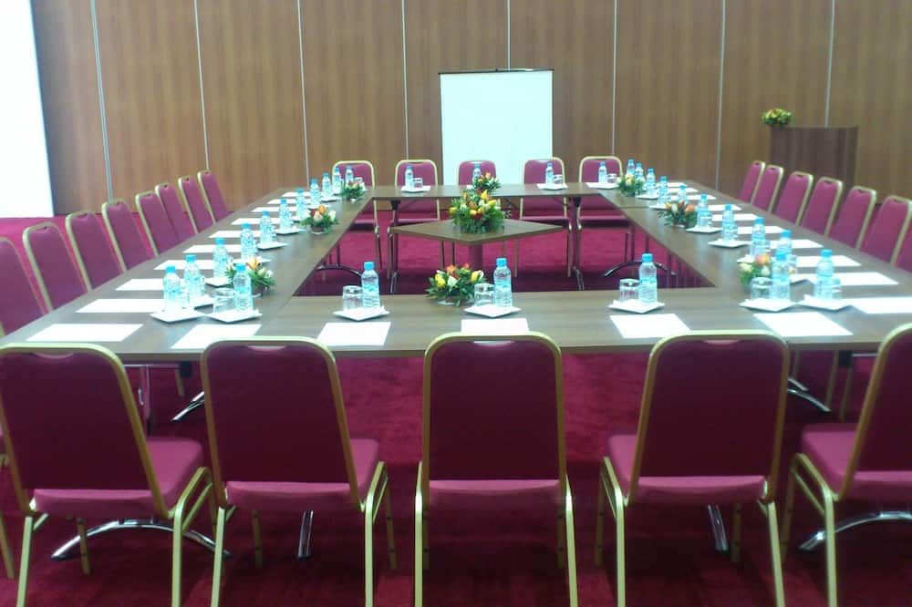 غرفة الاجتماعات