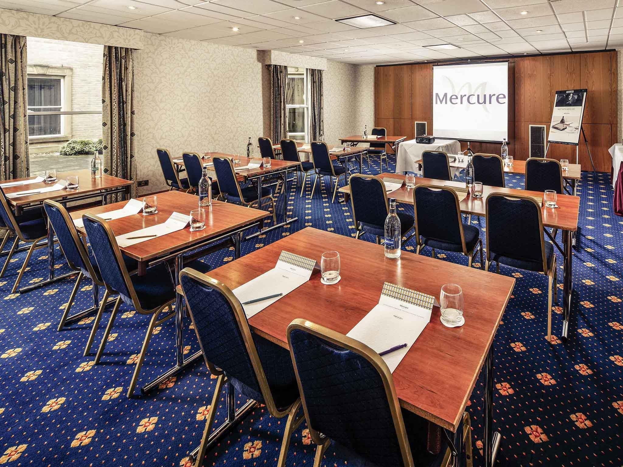 غرفة الاجتماعات