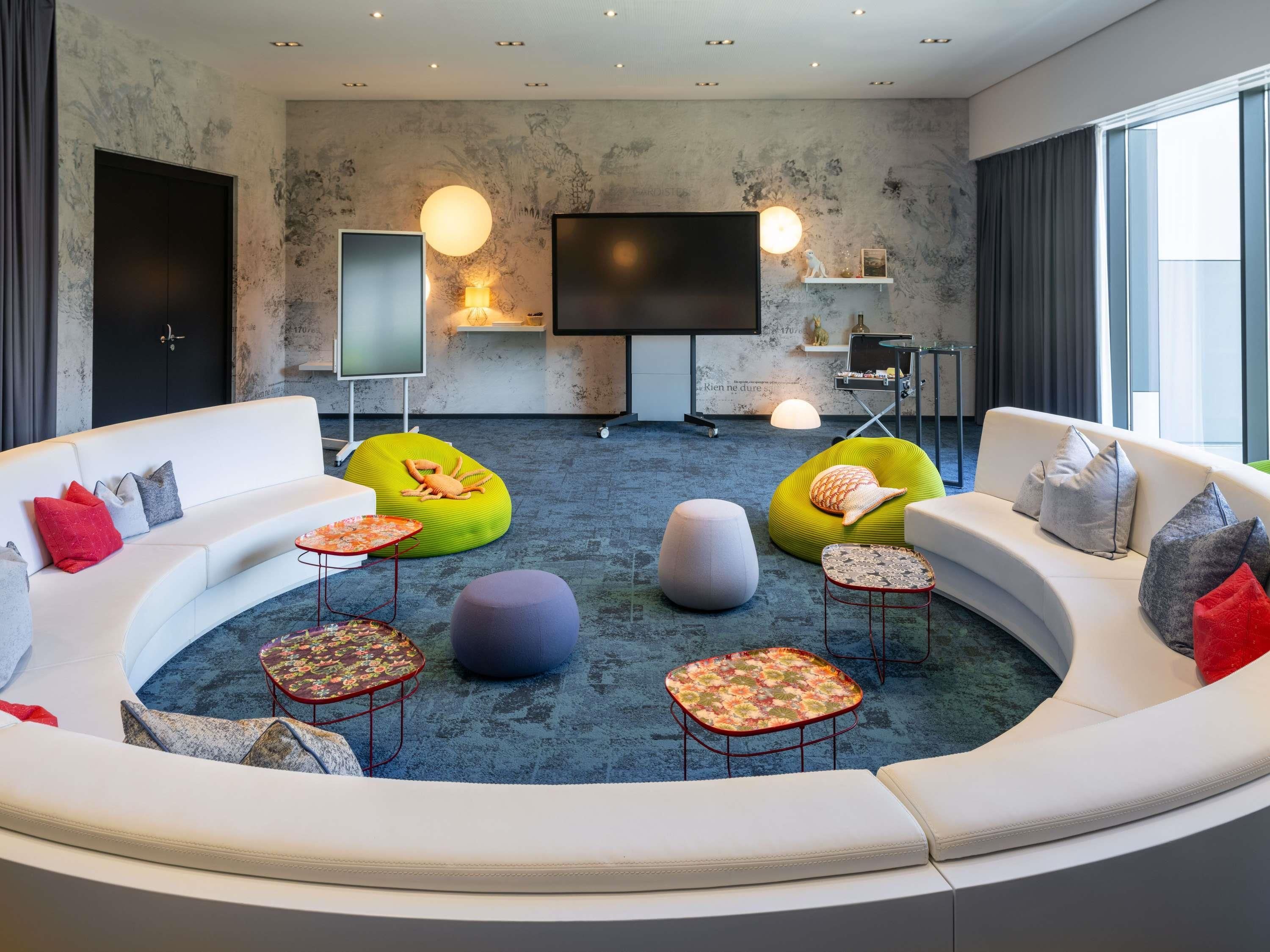 غرفة الاجتماعات