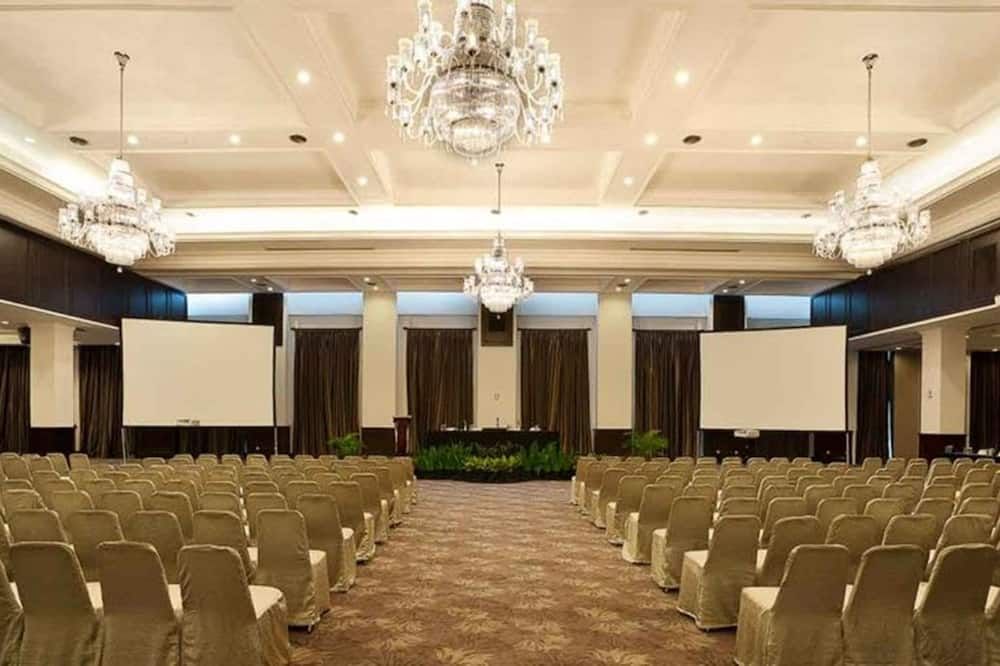 غرفة الاجتماعات