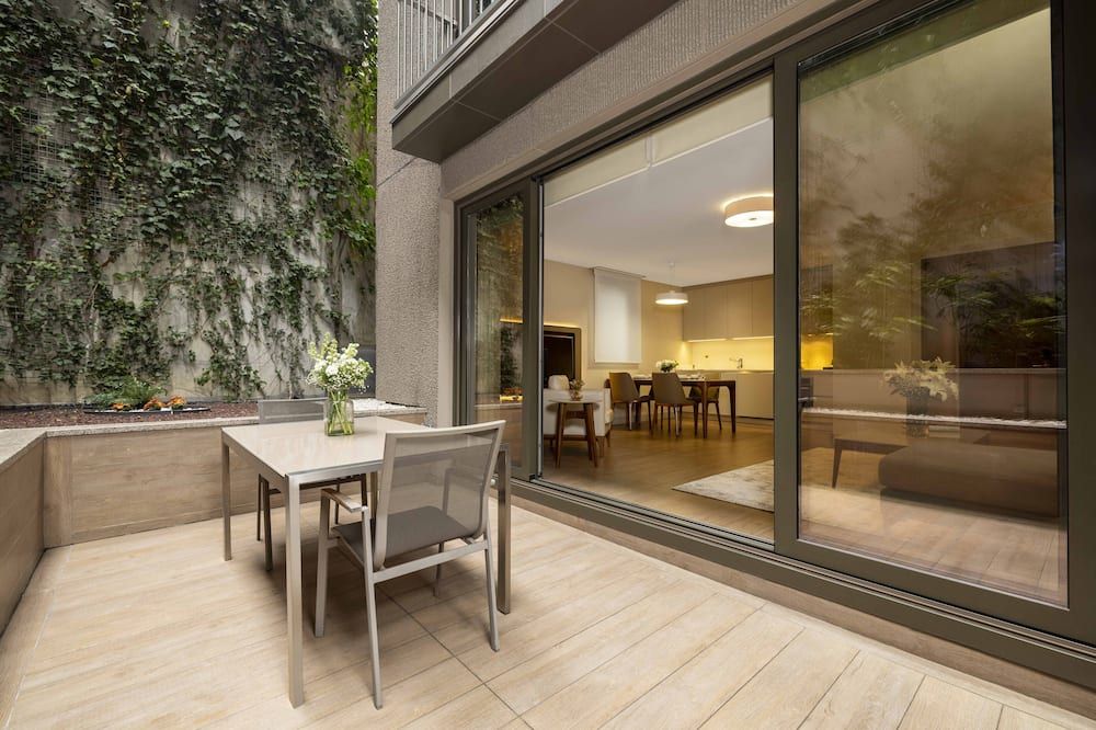 شرفة مرصوفة