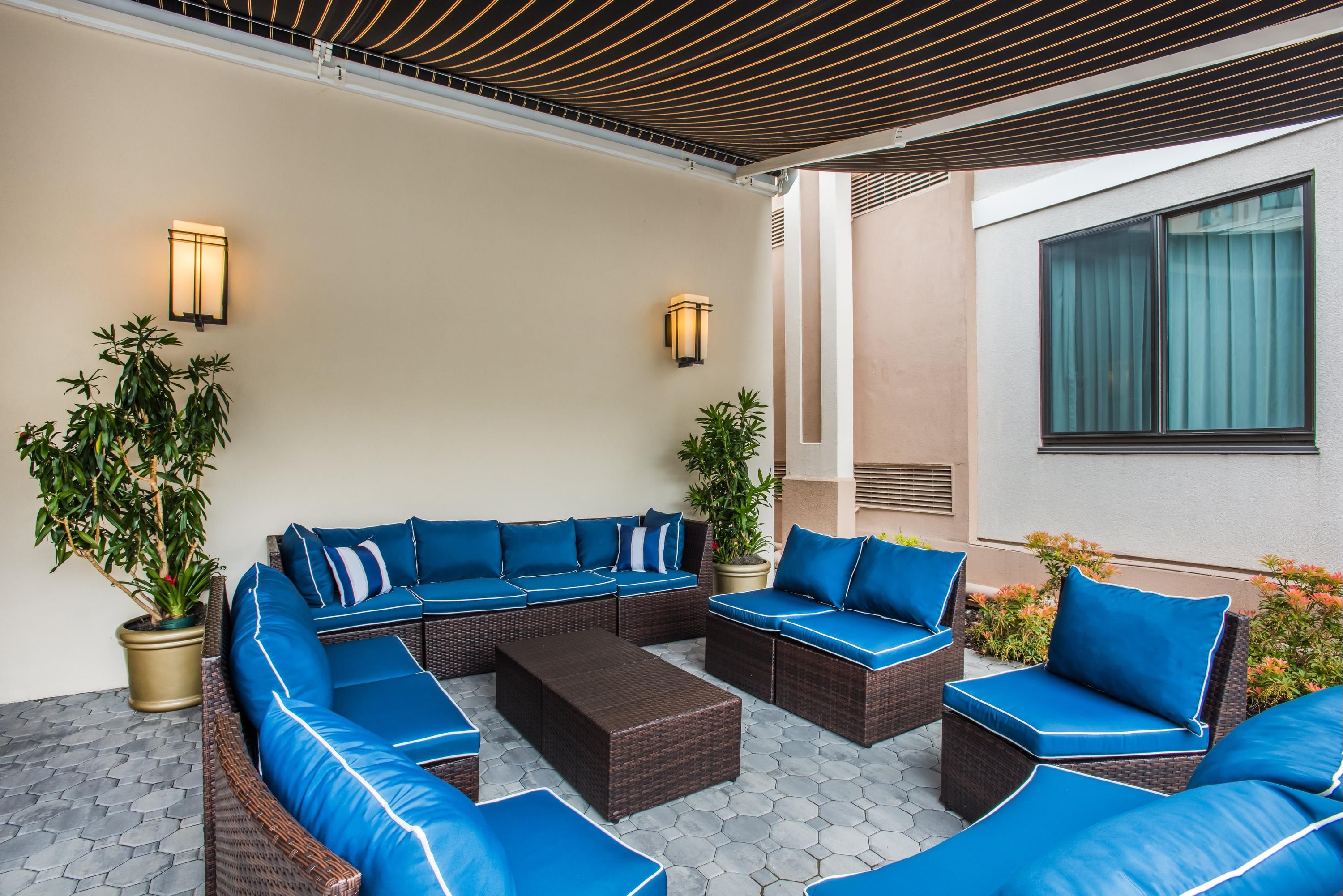 شرفة مرصوفة صورة