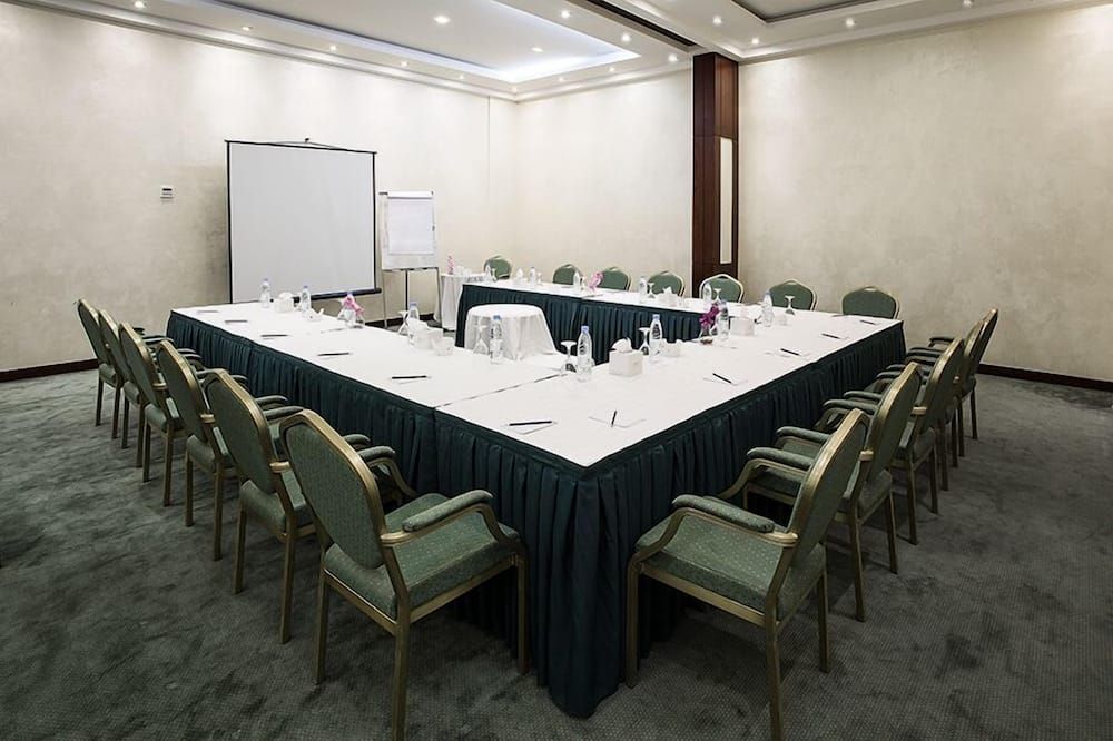 غرفة الاجتماعات