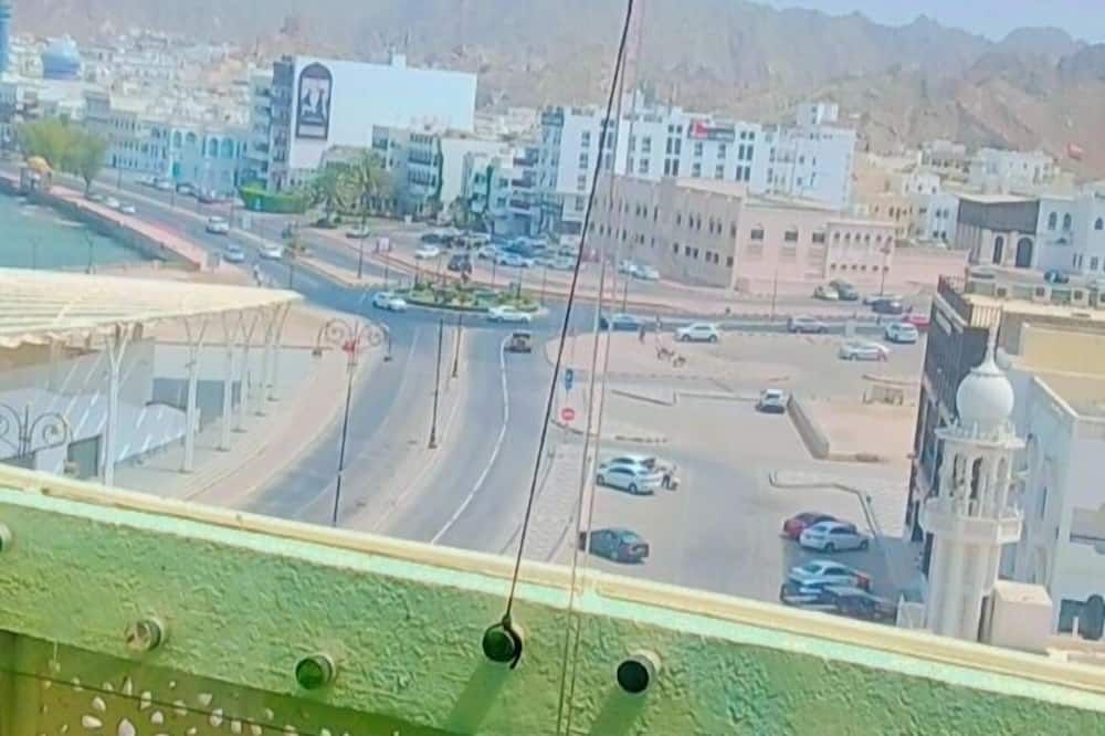 آخر