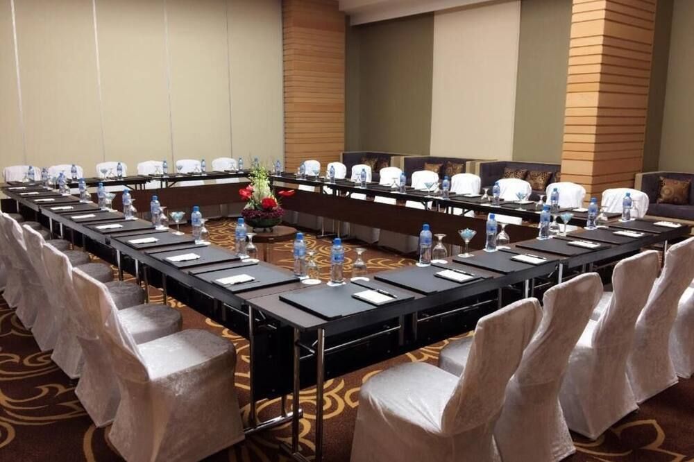 غرفة الاجتماعات