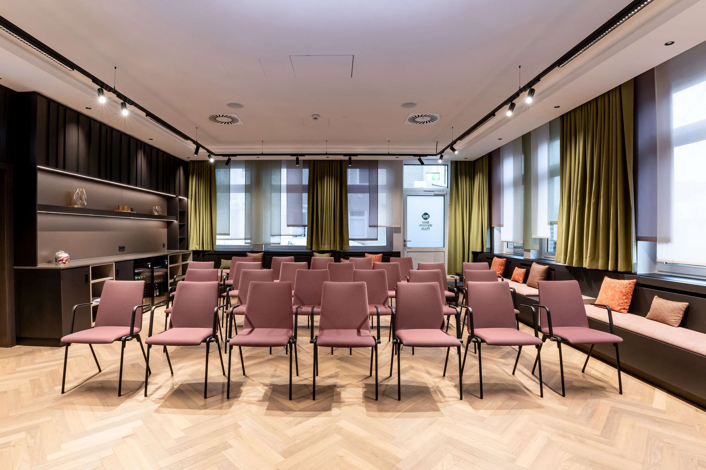 غرفة الاجتماعات