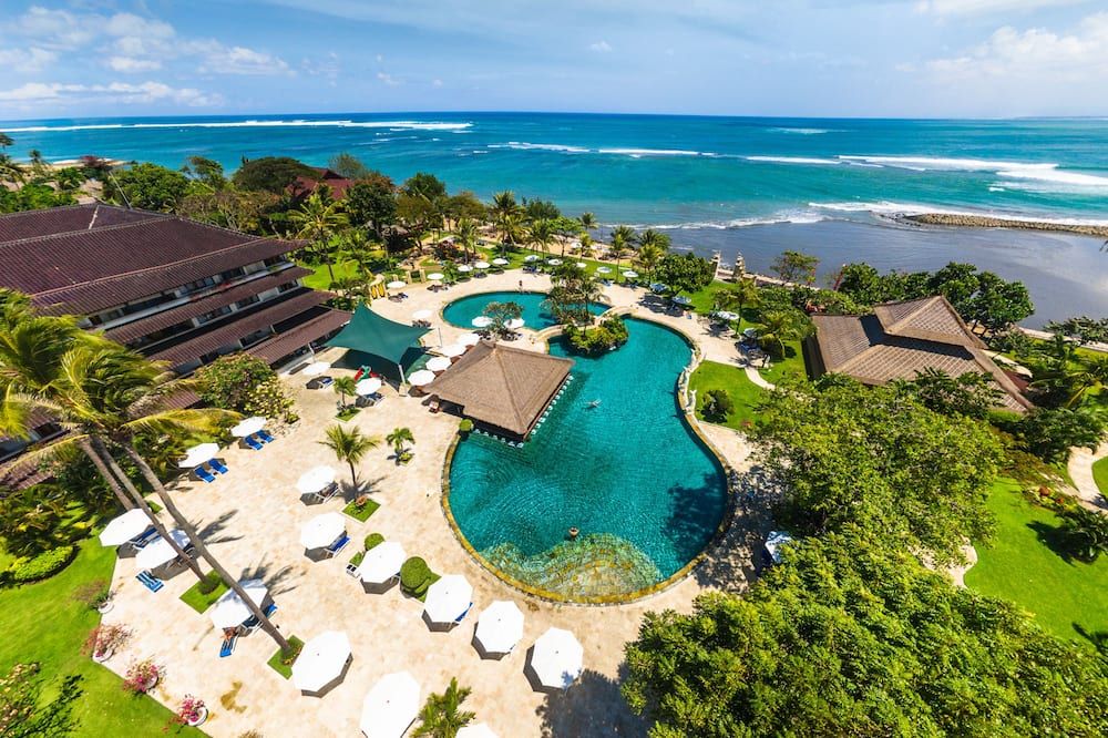 حوض السباحة صورة