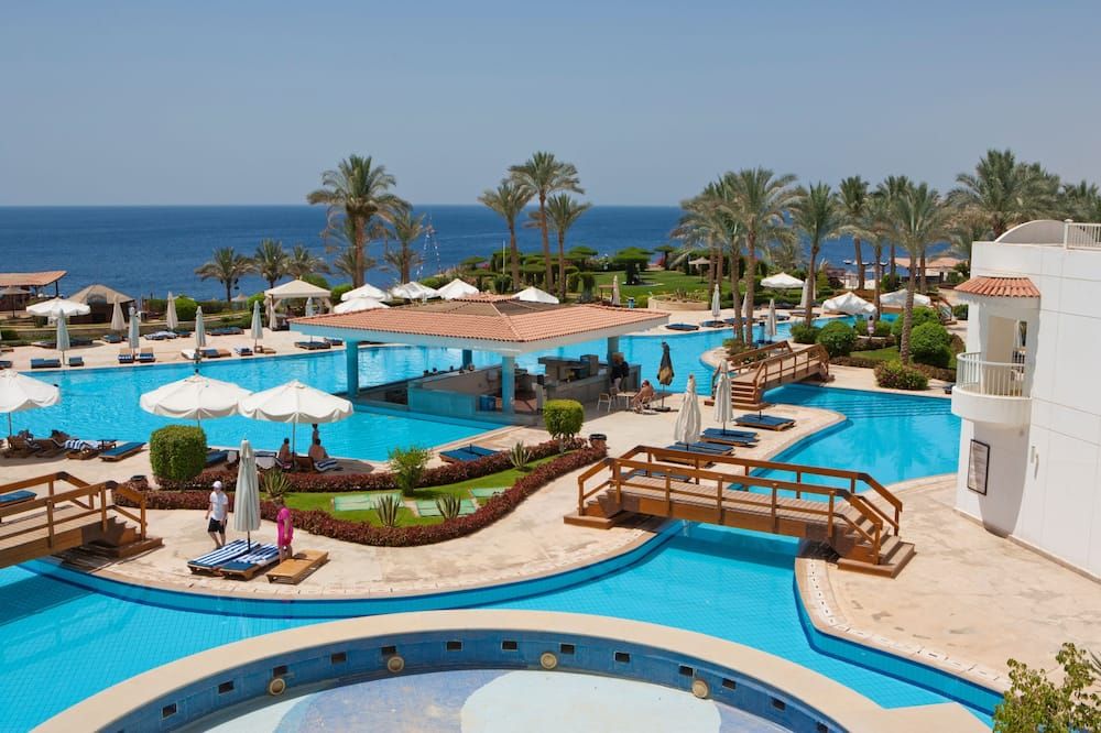 حوض السباحة صورة