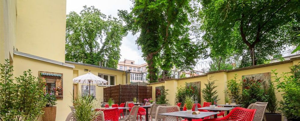 موقف سيارات