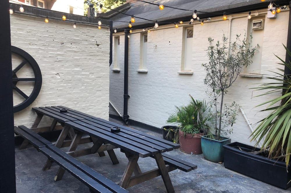 شرفة مرصوفة