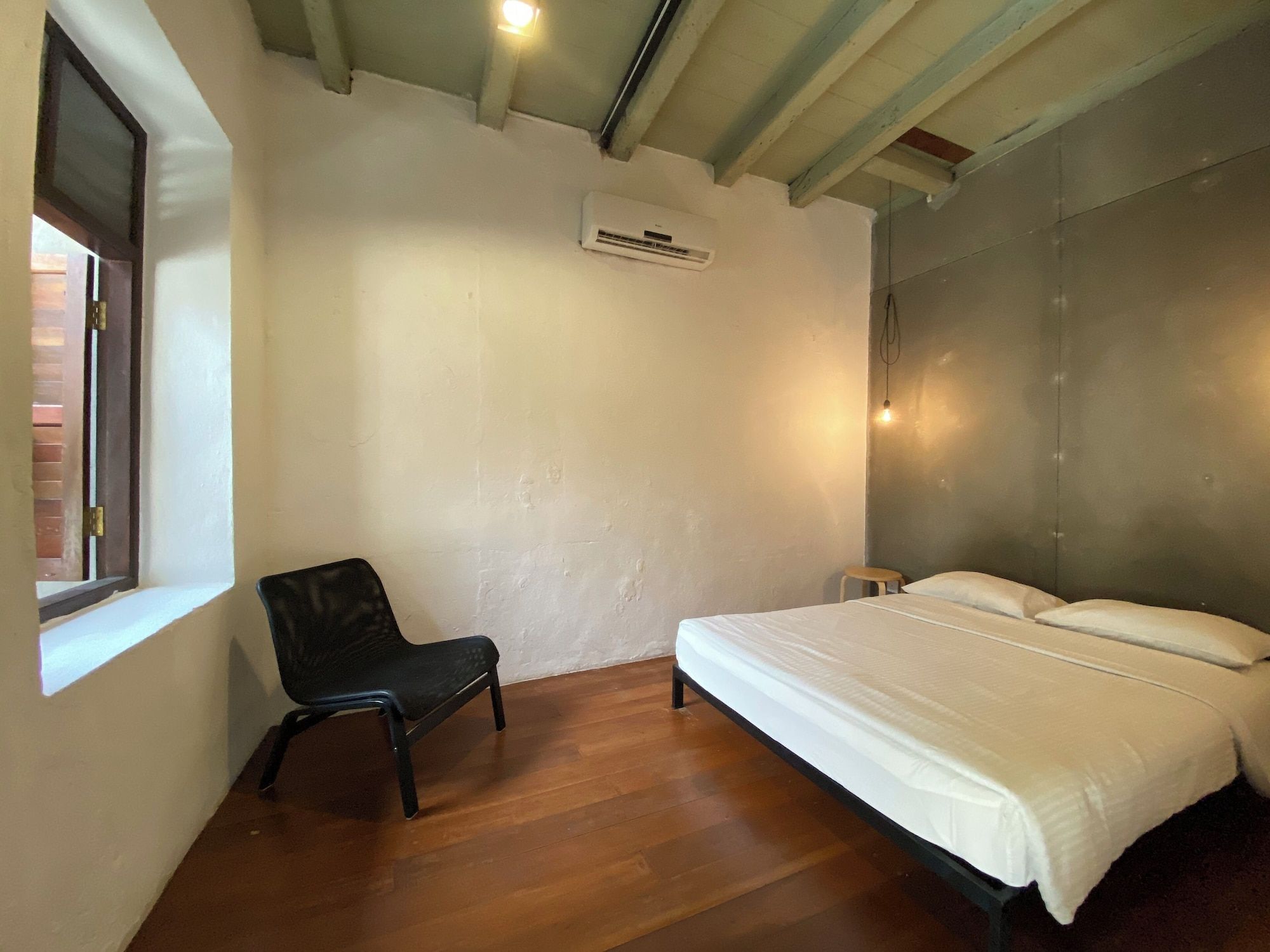 آخر