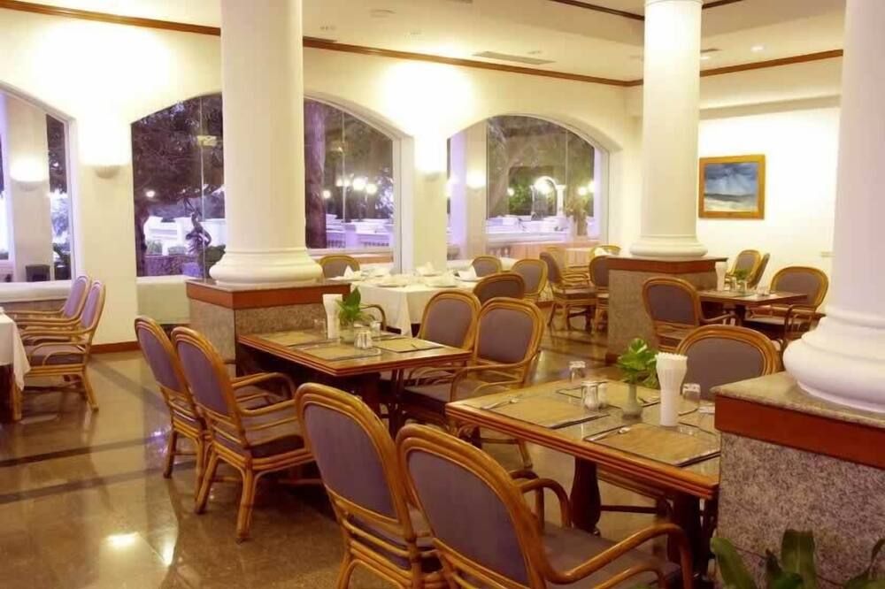 مطعم