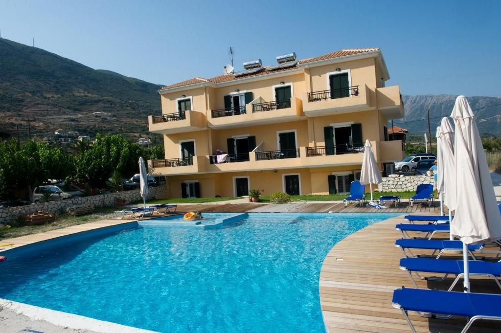 حوض السباحة صورة