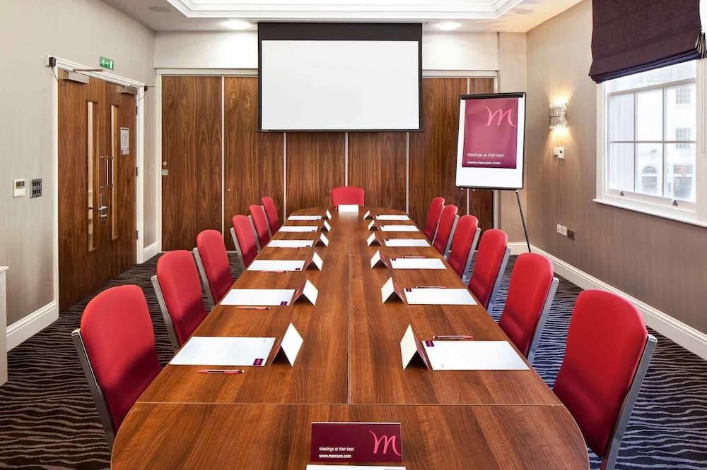 غرفة الاجتماعات