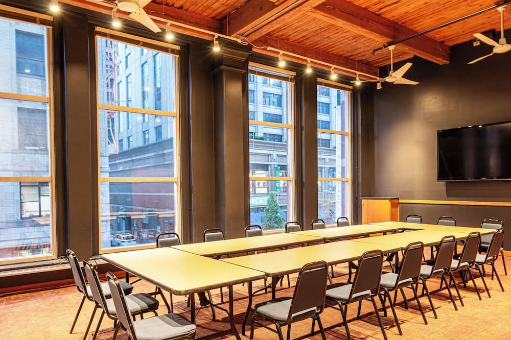 غرفة الاجتماعات