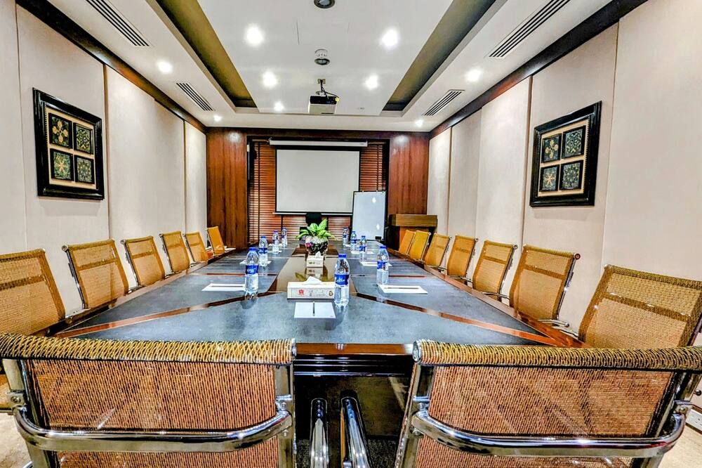 غرفة الاجتماعات