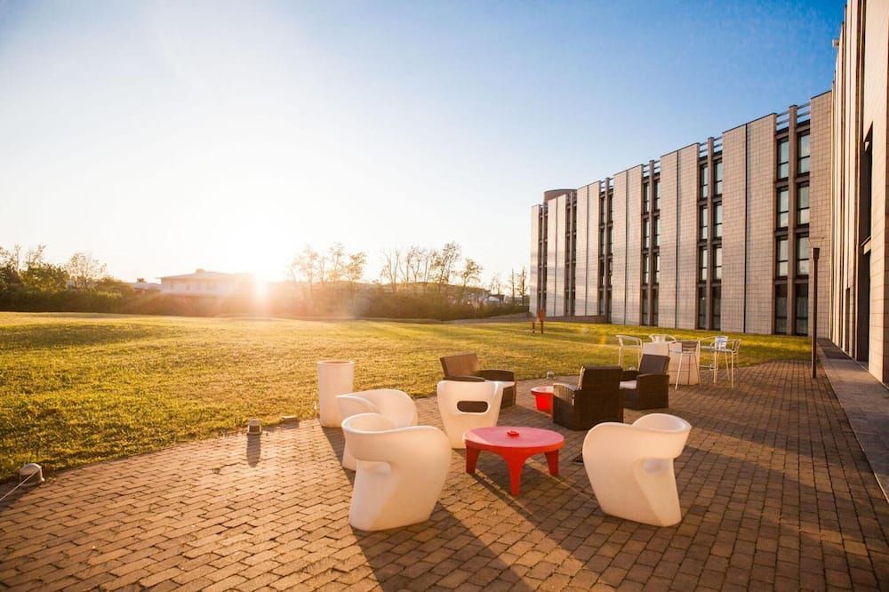 شرفة مرصوفة