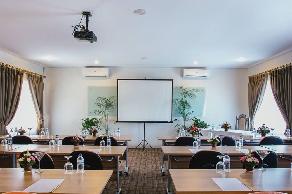 غرفة الاجتماعات