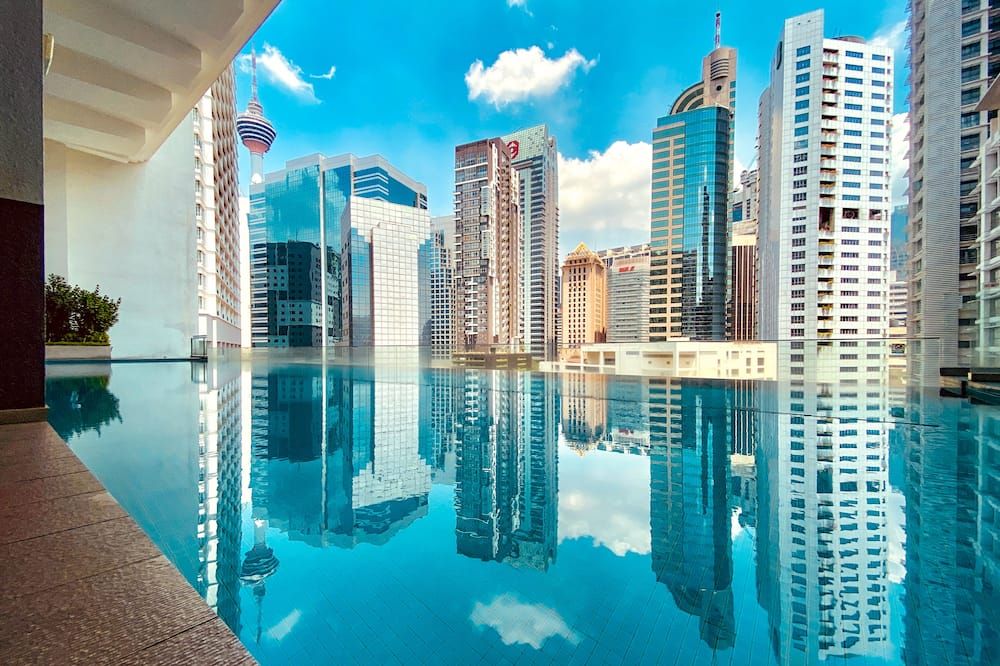 حوض السباحة صورة